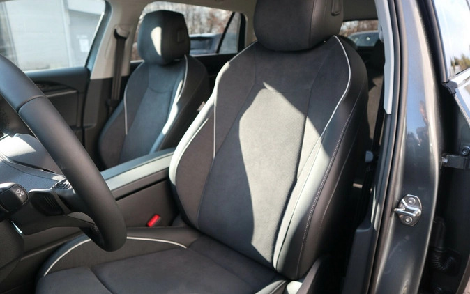 Volkswagen Passat cena 188190 przebieg: 8, rok produkcji 2024 z Olsztyn małe 301